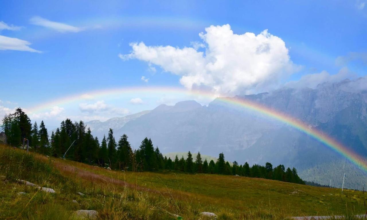 Rifugio Viviani Pradalago Мадонна-ді-Кампільйо Екстер'єр фото