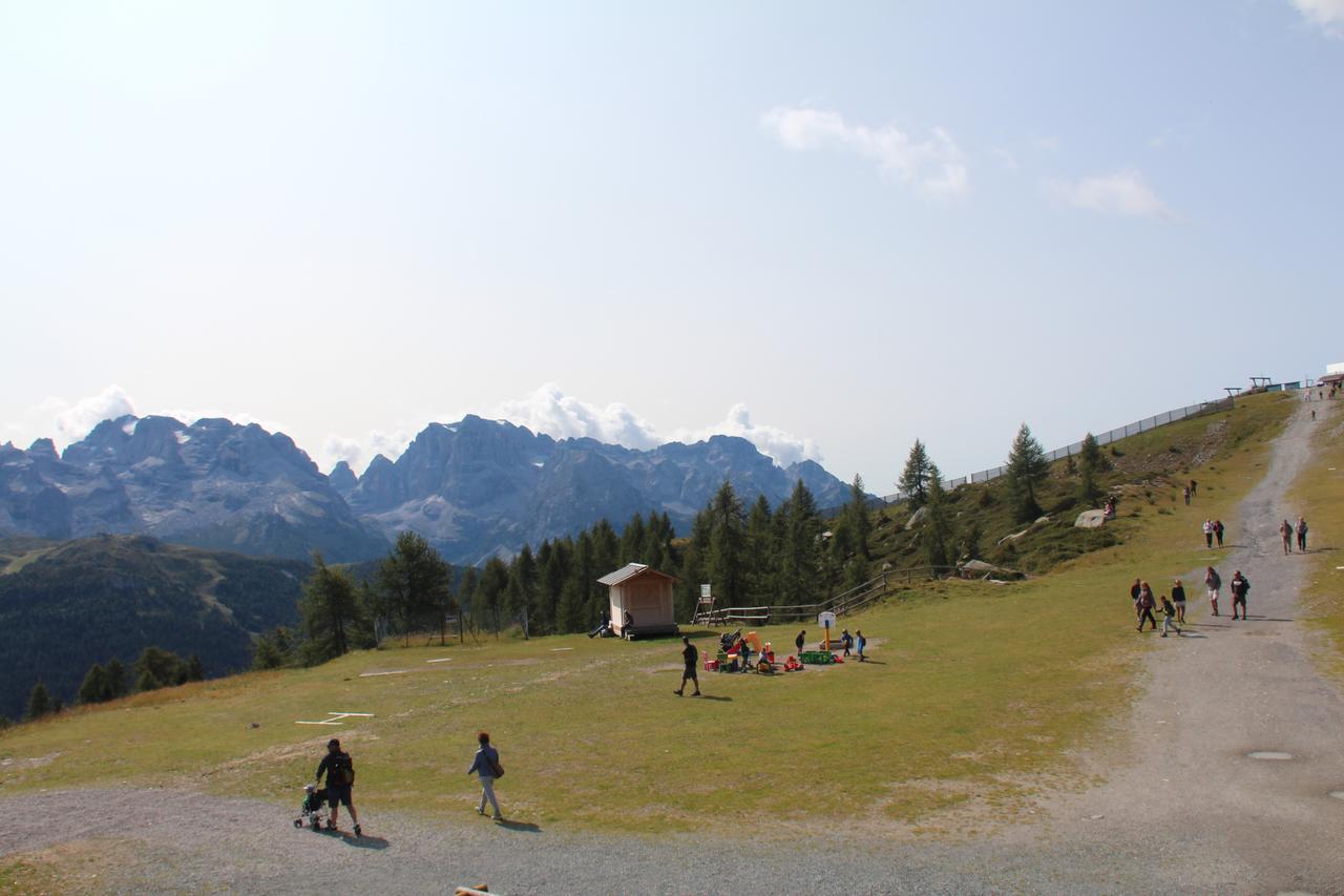 Готель Rifugio Viviani Pradalago Мадонна-ді-Кампільйо Екстер'єр фото